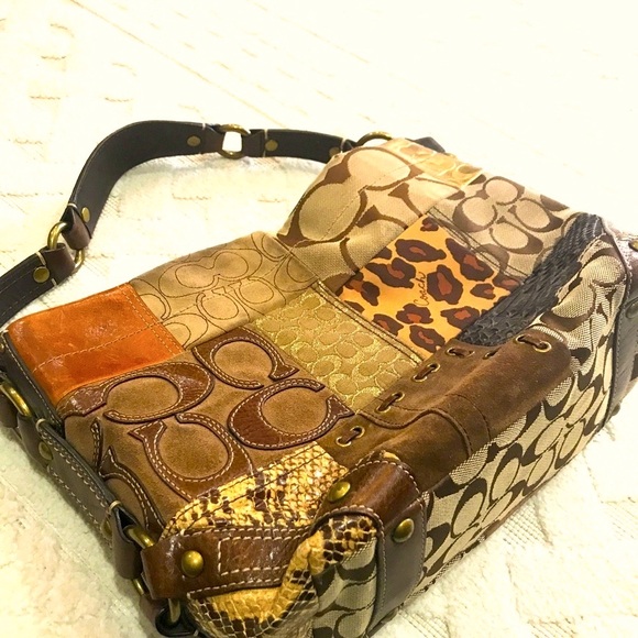 Coach patchwork purse, good used condition. Made of leather, suede, fabrics. - Picture 2 of 16